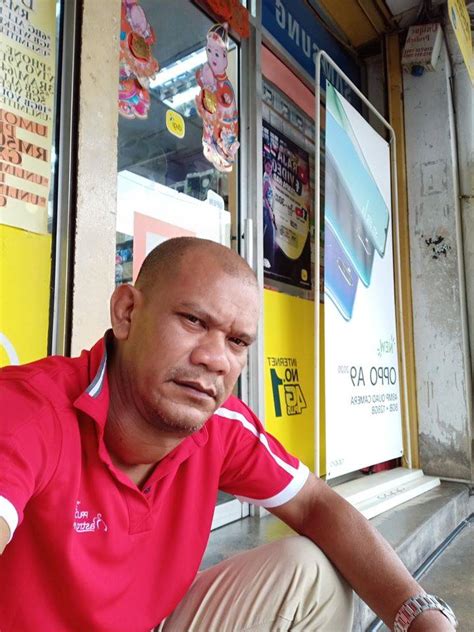 Cuba ikut panduan solat jenazah ringkas seperti di bawah. "Aku Bukanlah Anak Dari Golongan Bangsawan, Cuma Anak Ahli ...