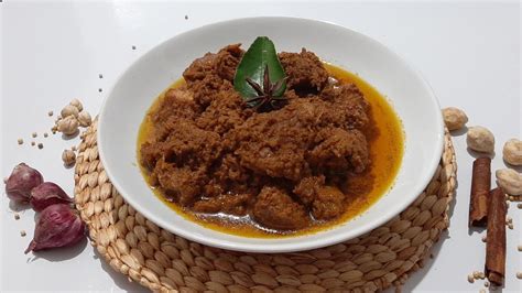 Selain itu rendang telah terdaftar di unesco sebagai makanan khas indonesia. RESEP RENDANG PADANG - YouTube
