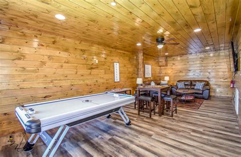 Luxury 5 Br Cabin ★ Near Pkwydollywood ★ Hot Tub Cabins For Rent In