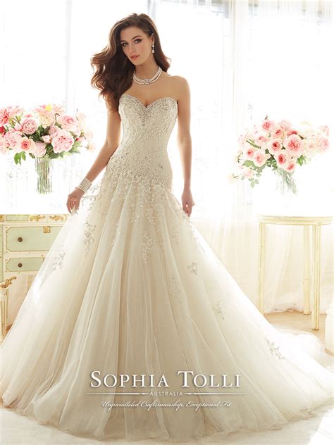 Posted by qimie at 17:12. Sophia Tolli Designer Wedding Dresses | Milton Keynes