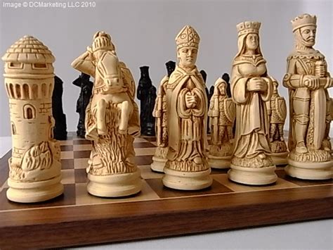 Lord of the Rings Chess Set - Fantasy Chess Sets - Dragon ... Style though these lord of the rings chess sets all share a common theme, you may be surprised at the variations in style that are possible within those constraints.