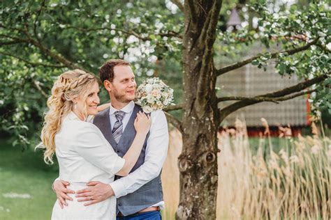 We did not find results for: Hochzeitsfotograf Alte Ziegelei Raa-Besenbek - Bianca ...