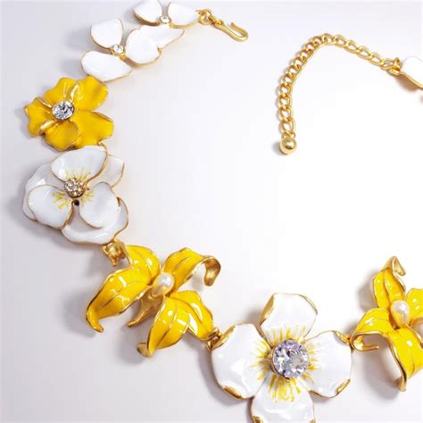 Kjl Kenneth Jay Lane Flower Necklace Yellow White Enamel Faux Pearl And