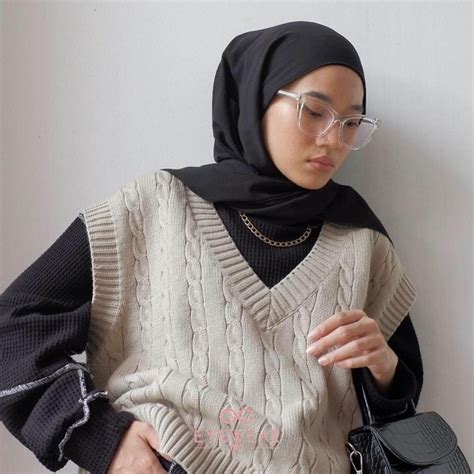 7 Rekomendasi Kacamata Frame Transparan dengan Desain yang Modern
