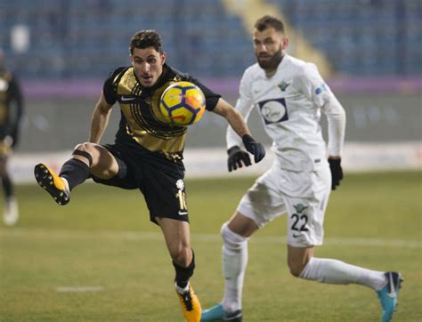 Başarılı defans oyuncusu kaan ayhan aslen nerelidir ve gerçek yaşı kaçtır? Futbolcuların memleketleri, Türk futbolcular nereli ...