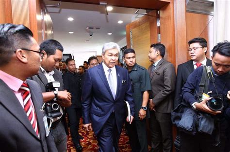 Mengumumkan ketibaan yang diraikan puan bedah bt. IPOH 21 Nov. - Isu gred gaji pentadbir sekolah rendah ...