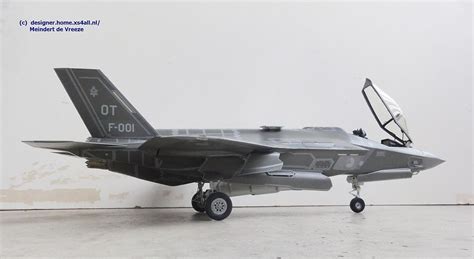 You can also read the story of creation and watch the video. F-35A Lightning II 1/32 ITALERI