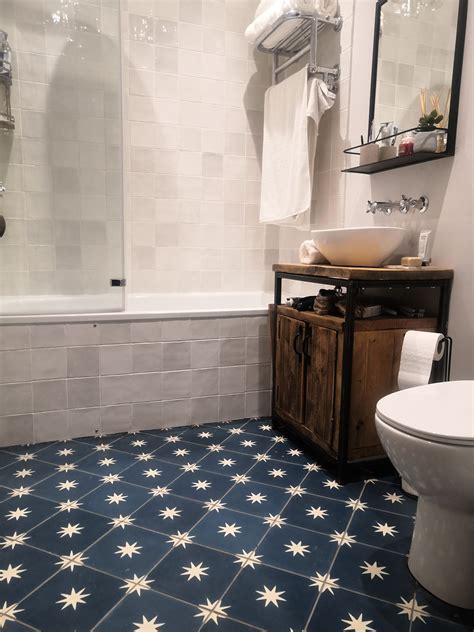 30 Dark Blue Bathroom Tiles