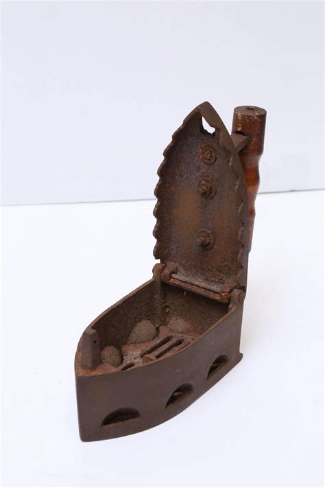 Early 20th Century Charcoal Iron Box At 1stdibs Box Iron For Sale