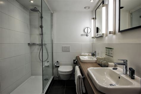Drive from berlin's icc and trade fair. 4* Hotelzimmer Berlin | Holiday Inn Hotel Berlin City-West