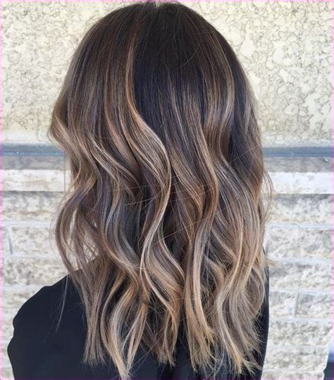 Schräger bob mit seitlichem pony. Haar Balayage: was es ist, wie es gemacht wird und wie ...