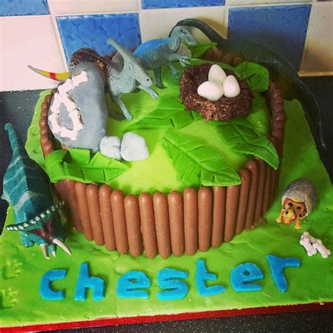 And what's more fun that playing with your food? Dinosaur Birthday Cake | Dinosaur birthday cakes, Themed ...