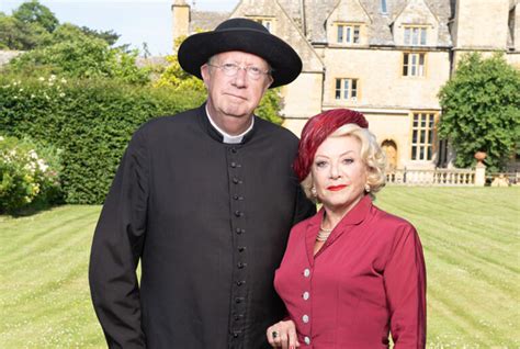 Elaine Stars In An Episode Of Bbc1s Father Brown Elaine Paige