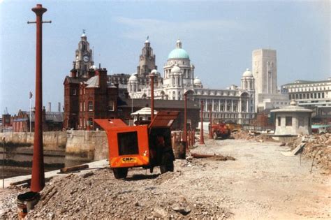 Where can i stay near royal albert dock? Construction worker reveals unseen photos of Albert Dock ...
