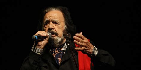 He was called one of the most important argentine folklore singers. Murió Horacio Guarany a sus 91 años - Del Lago Noticias