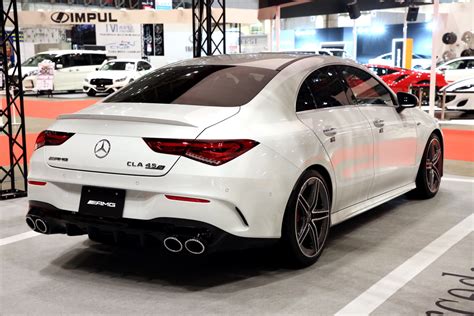 With its prominent shark fin, gaping front and rear diffusers, it has the power to take corners fast. Mercedes-AMG CLA45S 4MATIC+ :TASUG（東京オートサロン非公式ガイド）