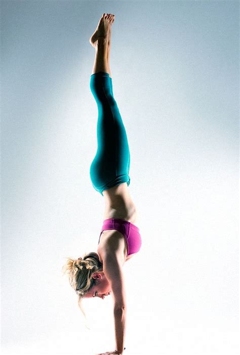 These 5 Easy Steps Will Help You Master A Handstand Once And For All