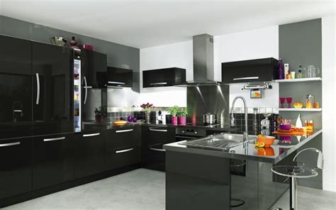 Une cuisine cosy avec des touches de gris pour une cuisine rouge et cosy, associez le rouge et le gris ! Deco cuisine noir gris rouge - Atwebster.fr - Maison et ...