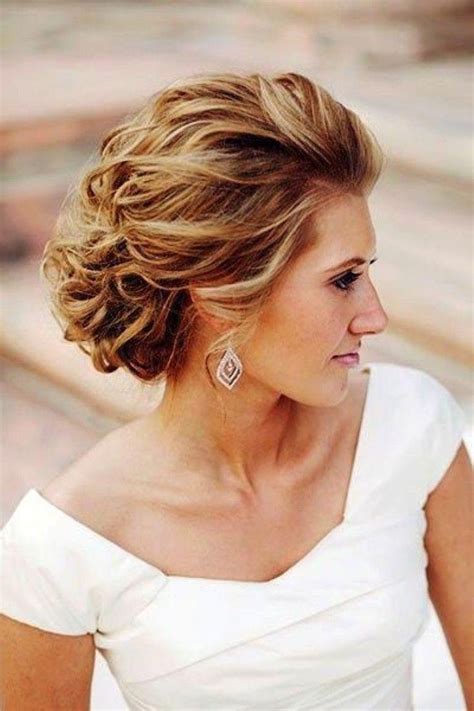 25 Short Wedding Hairstyles For Older Brides Hairstyle Catalog