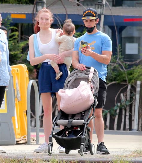 Sophie Turner And Joe Jonas Enjoy Day At The Park In Nyc With Daughter Willa 1 Photos