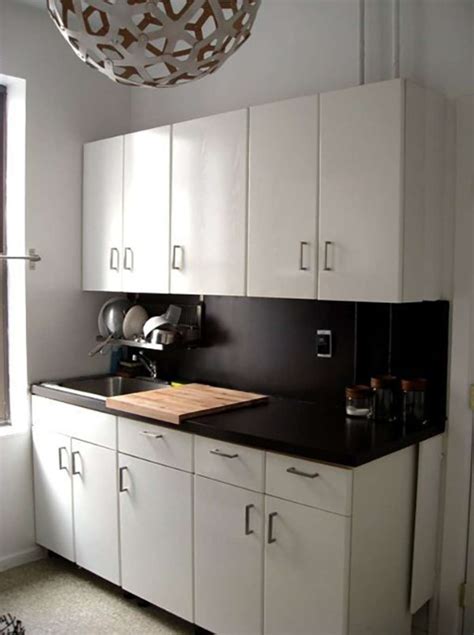 An ugly kitchen or living room will have a more profound effect on atmosphere than an ugly bathroom. 10 Ways We've Disguised Ugly Rental Kitchen Countertops ...