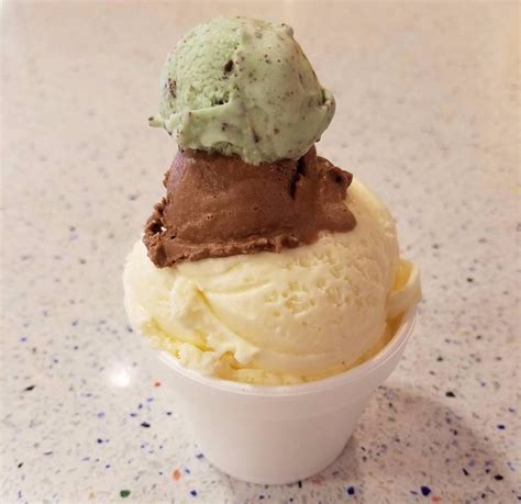 This Epic Ice Cream Buffet In Iowa Is Everything You’ve Ever Wanted