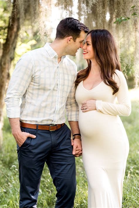 Houston Outdoor Maternity Session Featuring Mossy Trees And Texas