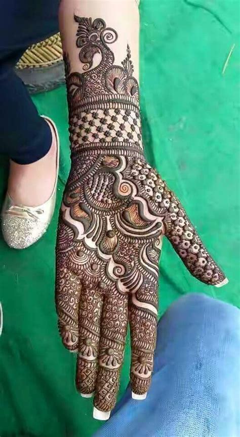 Full Hand Simple Mehndi Designs For Girls