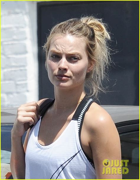 Margot Robbie Goes Makeup Free For A Trip To The Gym Photo 3911988
