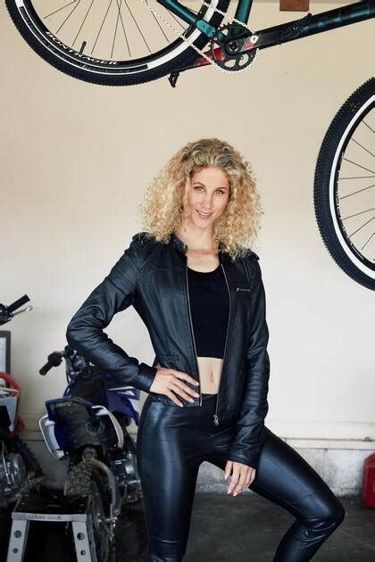 Elle commence donc le cyclisme très jeune, dès 1999. Mountainbike-Weltmeisterin: Jolanda Neff erzählt von ihrem ...