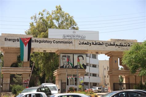 لقاح جانسين/ جونسون آند جونسون. الطاقة والمعادن تضبط شحنة مواسير ملوثة اشعاعيا وتعيدها ...