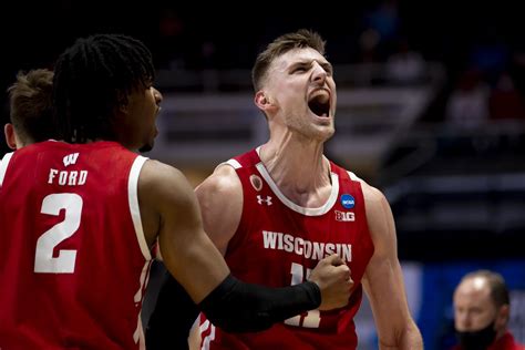 Wisconsin Badgers Mens Basketball Vs Baylor Ncaa Tournament How To Watch Game Preview And