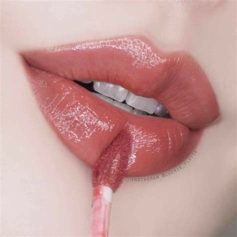 Pin by Ezequiel Ribeiro on lábios deliciosos in 2023 Lip colors