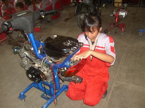 883 mekanik elcikler tedarikçisi bulunmaktadır ve bunların büyük bir kısmı asya içindedir. 4 Tempat Kursus Mekanik Sepeda Motor di Indonesia - Sukawu Blog