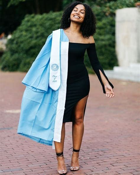 50 Gorgeous College Graduation Outfits Ideas For Women Graduation
