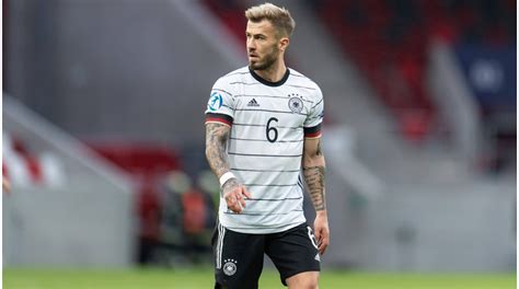 In the game fifa 21 his overall rating is 74. Ligue-1-Meister Lille arbeitet an Dorsch-Transfer - Ex-FC ...