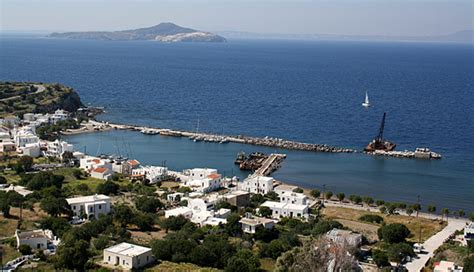 Traveling to greece and photography. Der Hafen Paloi auf Nisyros wurde umgebaut - der Segel ...