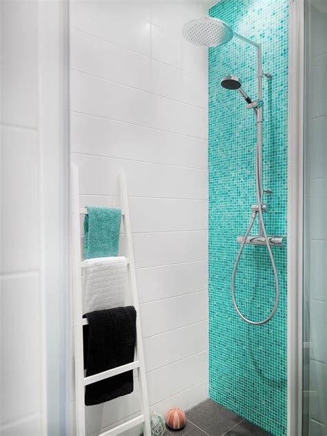 Lassen sie sich von den vielfältigen formen, materialien und farben von mosaik und fliesen inspirieren! Bildresultat för kakelvägg badrum mosaik | Badezimmer ...