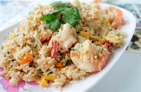 Slimming Worlds Special Prawn Fried Rice Chinese Recipes Goodtoknow