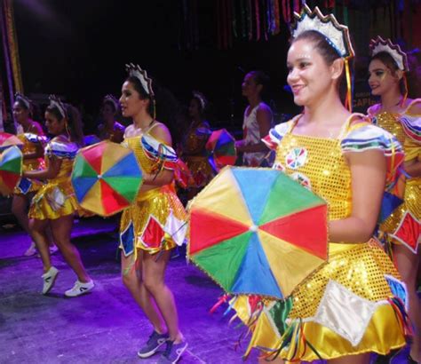 Carnaval 2018 Almir Rouche Agitou O Público Na Primeira Noite Da Folia Em Surubim Dadal Casinhas