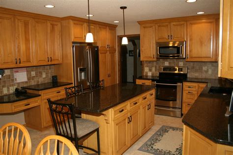 20 Maple Cabinets With Black Granite Countertops Kitchen Nook