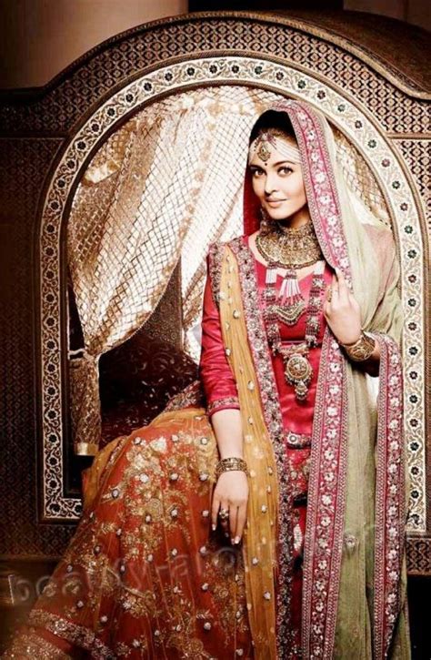 Https://tommynaija.com/wedding/aishwarya Rai Wedding Dress Photos