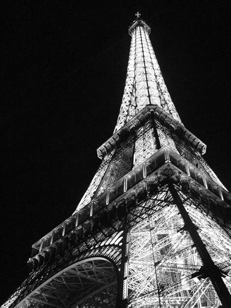 Eiffel Tower Black And White Wallpaper Hd