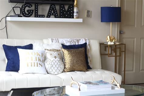 You can easily infuse the color into your home by collecting worldly treasures including delftware from the netherlands, transferware from england, ginger jars from china, puebla pottery. 6 Easy Ways to Update Accent Decor | Royal Blue + Gold ...