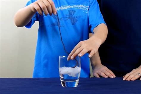 Percobaan Sains Cara Mengangkat Es Batu Dengan Tali Pendidikan Dan Sains