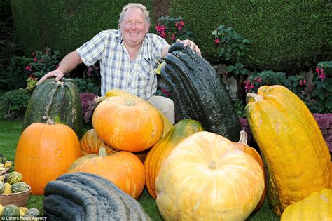 Its A Bit Of A Squash Pensioner 67 Grows Giant Vegetables Bigger