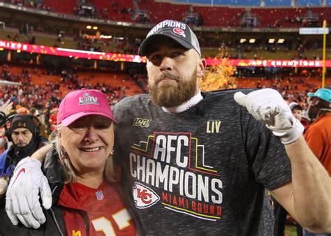 Nfl Playoffs Travis Kelce S Mom Attends Both Son S Games
