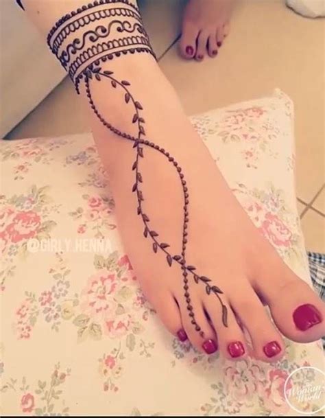 28 Simple And Easy Payal Style Leg Mehndi Designs Foot