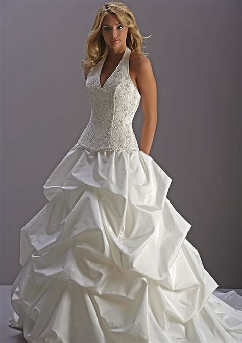Green was always avoided, as it was thought to be unlucky. New Wedding dresses | Wedding Styles
