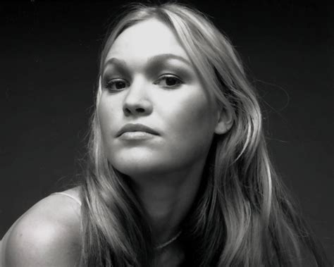 Julia Stiles - Julia Stiles Wallpaper (199801) - Fanpop